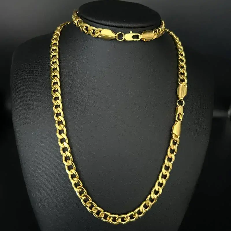 Rapper - zlatý řetěz a náramek