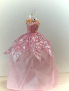 Šaty pro panenku Barbie