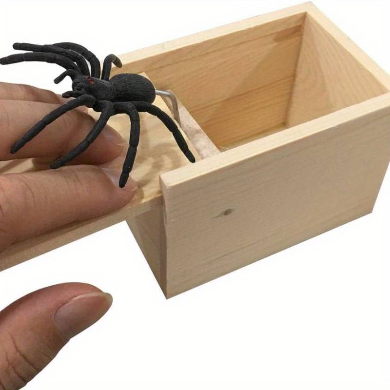 vtipná krabička s pavoukem