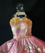 Šaty pro panenku Barbie