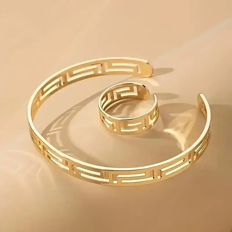 sada náramek a prsten