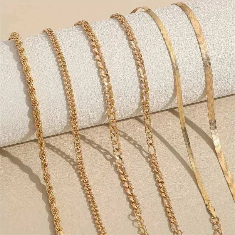 sada řetízkových náramků