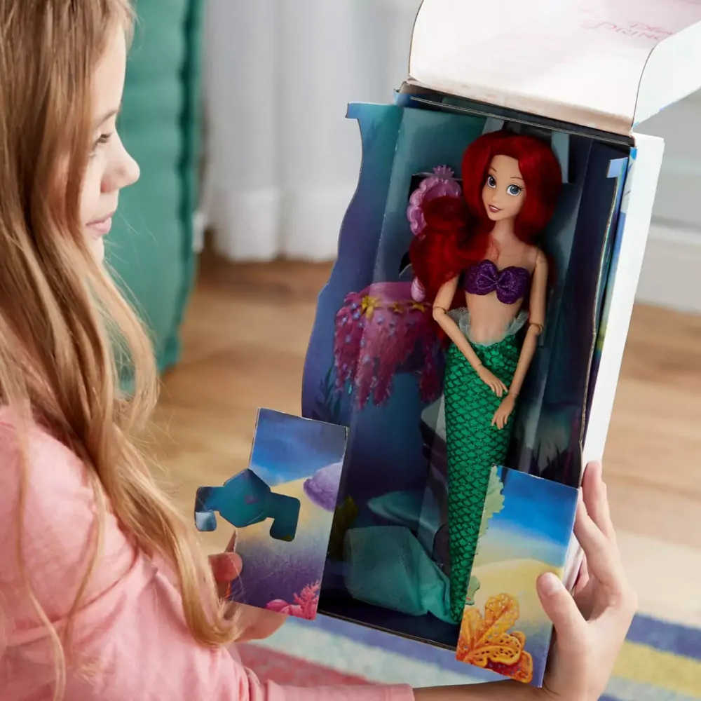 Disney panenka Ariel s hřebenem