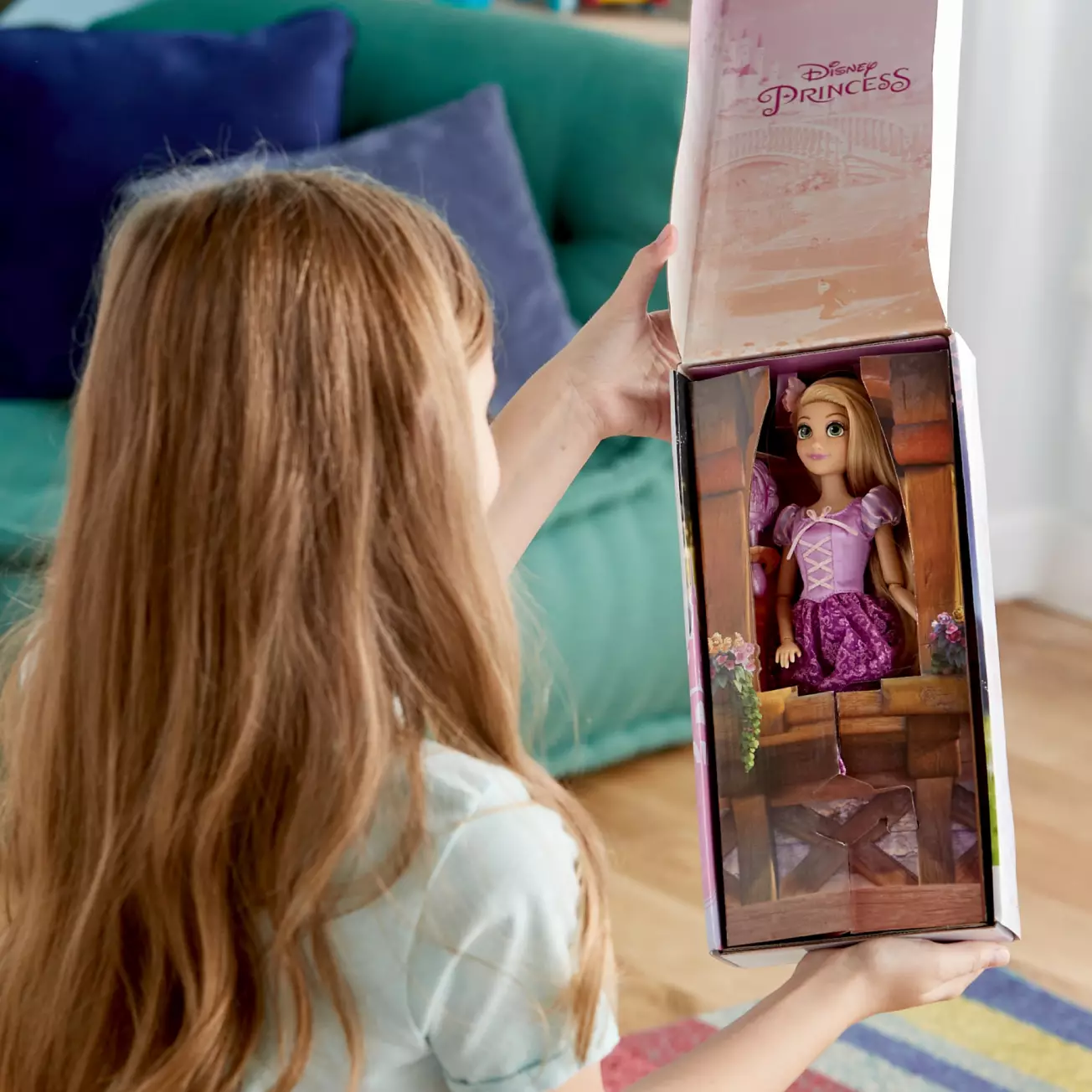 Disney panenka Locika - Rapunzel s hřebenem