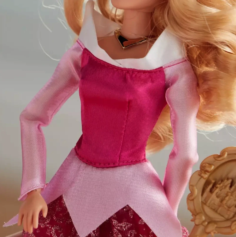 Disney panenka Šípková Růženka s hřebenem