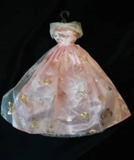 Šaty pro panenku Barbie s motýlky