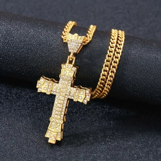 Náhrdelník s přívěškem  kříž s kamínky