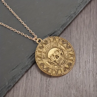 Piráský náhrdelník - amulet s lebkou
